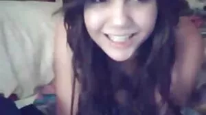 Дребни цици се блъскат със секси голяма путка Алекс Коул от Tonight's Girlfriend